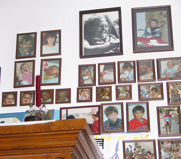 12_Familienwand01.jpg