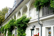 32_hausfront_kl_markt03.jpg