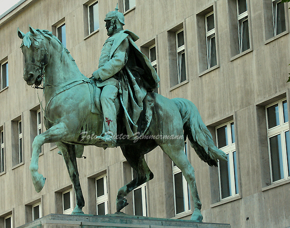 05_denkmal_burgplatz01.jpg