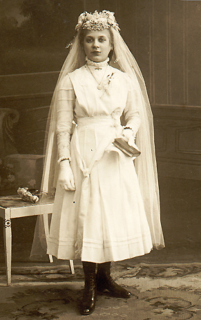 07_Mutter-Anne-braun-01.jpg