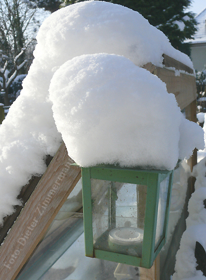 20_laterne_im_schnee03.jpg