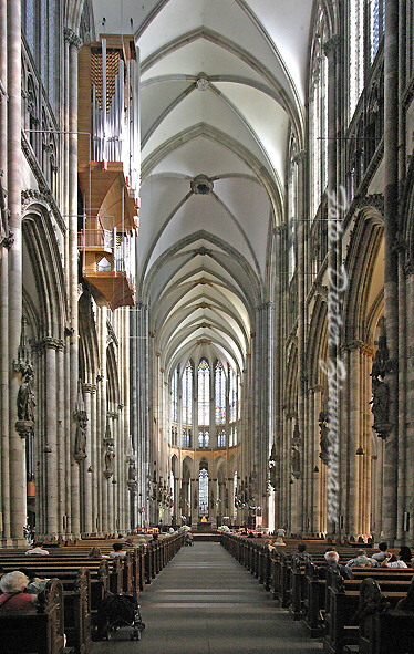 16b_Koelner_Dom_Innenraum.jpg