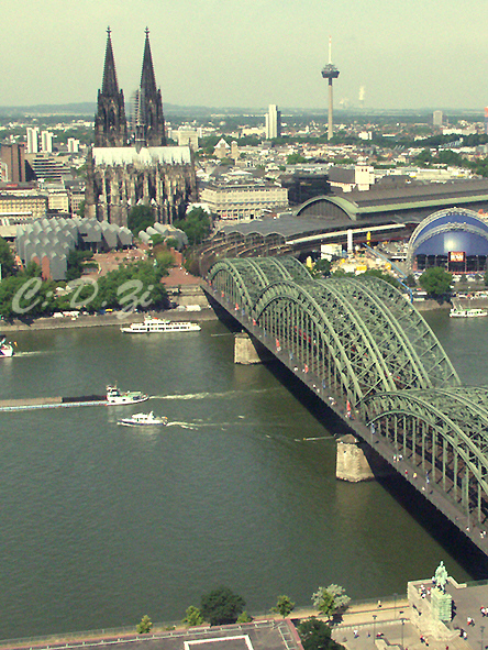 01_PanoramaKoeln_Dom_BHf02.jpg