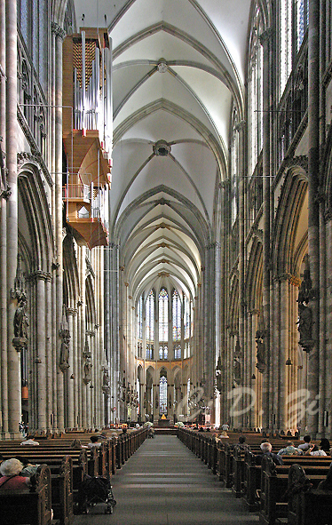 16b_Koelner_Dom_Innenraum.jpg