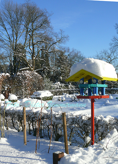 24bauerngarten_vogelhauschen.jpg