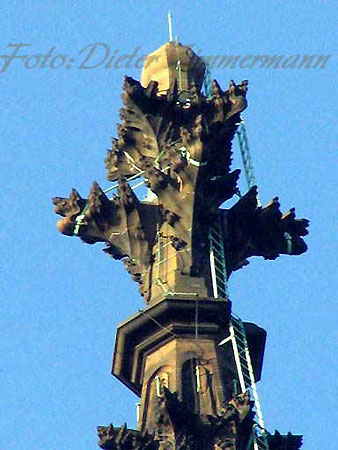 04KoelnerDom_TurmKrone.jpg